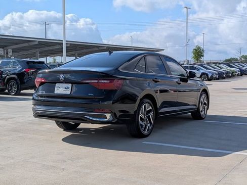 Used 2023 Volkswagen Jetta SEL FWD image 5