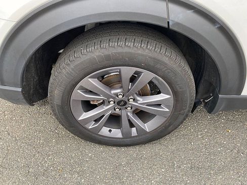 Certified 2022 Ford Explorer XLT w/ Equipment Group 202A image 14