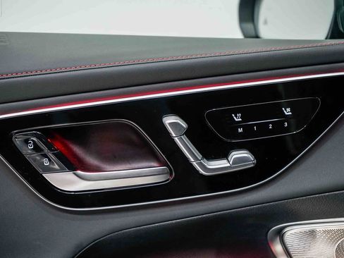 Used 2025 Mercedes-Benz GLC 43 AMG 4MATIC image 20