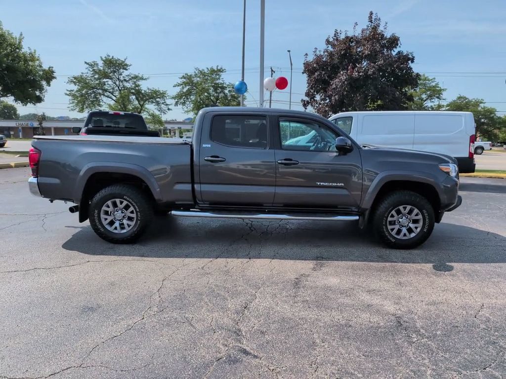 Used 2019 Toyota Tacoma SR5 AWD/4WD image 5