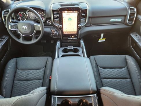 New 2026 RAM 1500 4x4 Crew Cab image 17