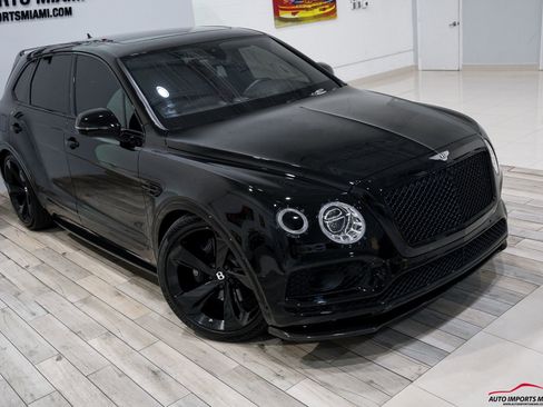 Used 2018 Bentley Bentayga image 28