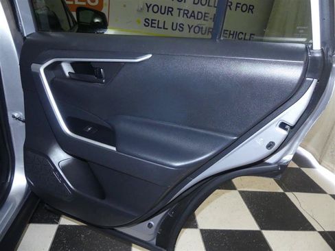 Used 2022 Toyota RAV4 LE AWD/4WD image 25