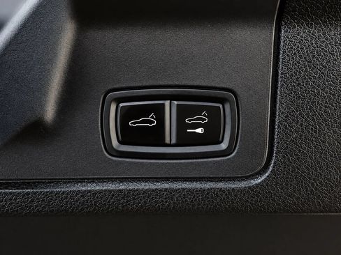 Used 2016 Porsche Panamera GTS AWD/4WD image 19