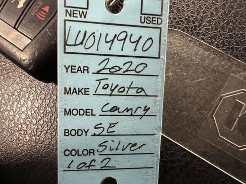 Used 2020 Toyota Camry SE w/ Carpet Mat Package AWD/4WD image 30