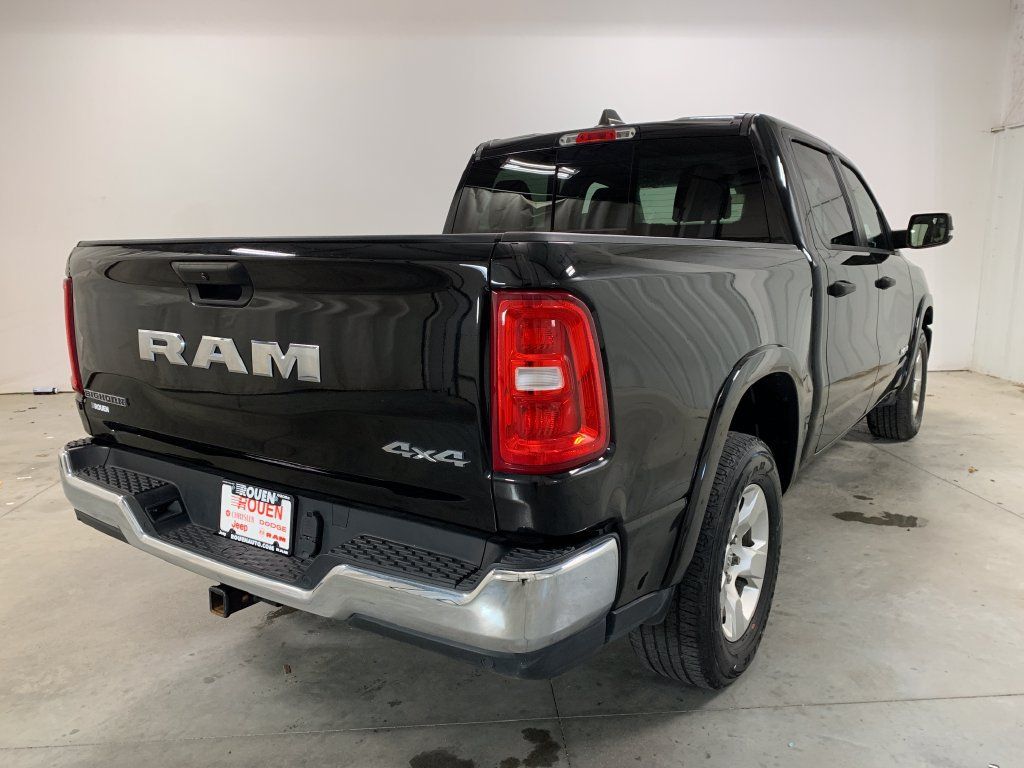 Used 2025 RAM 1500 Big Horn AWD/4WD image 9