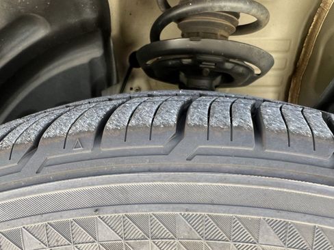 Used 2025 Honda Pilot EX-L image 12