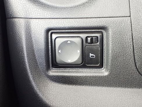 Used 2018 Nissan Versa Note SV image 18