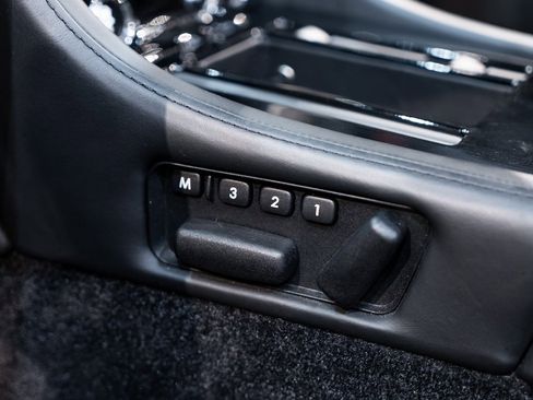 Used 2015 Aston Martin V12 Vantage S image 30