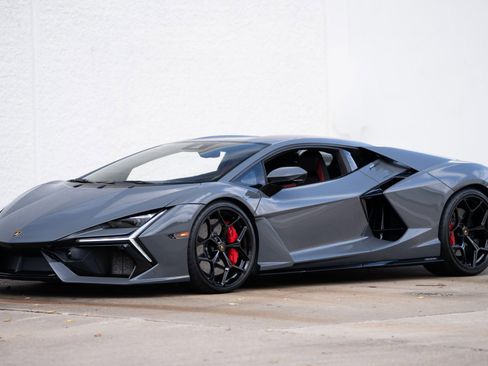Used 2024 Lamborghini Revuelto image 3