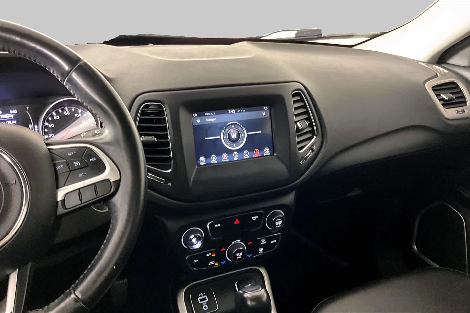 Used 2021 Jeep Compass Latitude FWD image 6