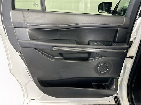 Used 2024 Ford Expedition Max XLT image 26