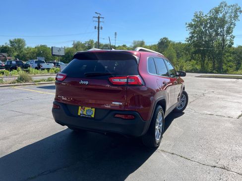 Used 2016 Jeep Cherokee Latitude AWD/4WD image 8