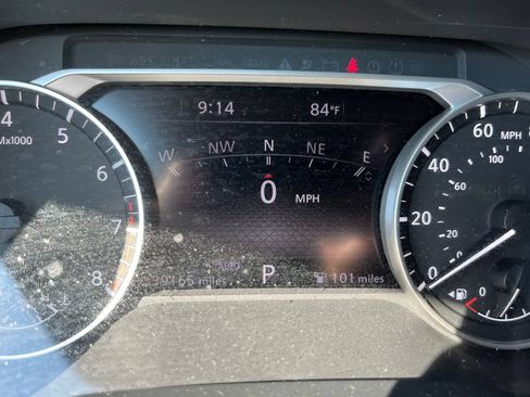 Used 2024 Nissan Pathfinder SL AWD/4WD image 16