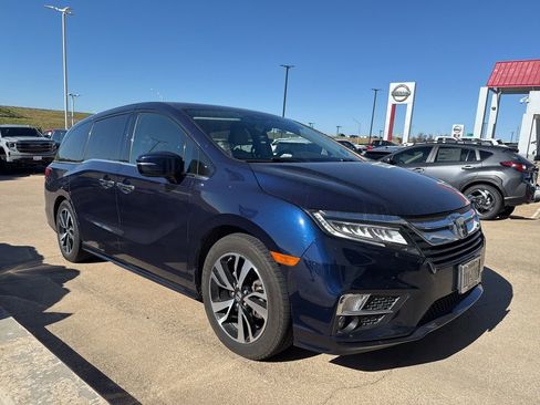 Used 2020 Honda Odyssey Elite image 3