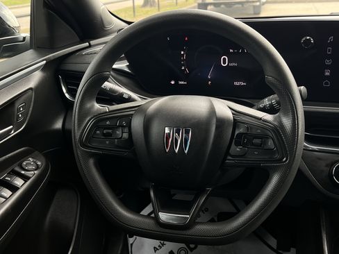 Used 2025 Buick Envista Preferred image 11