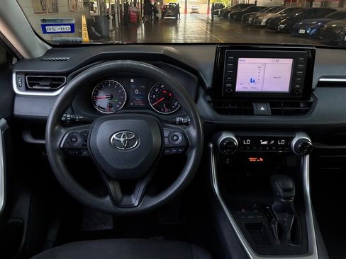Used 2019 Toyota RAV4 XLE FWD image 14
