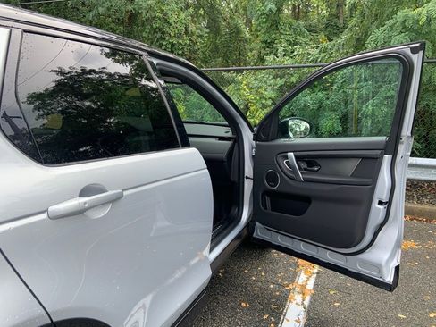 Certified 2025 Land Rover Discovery Sport Dynamic SE image 14