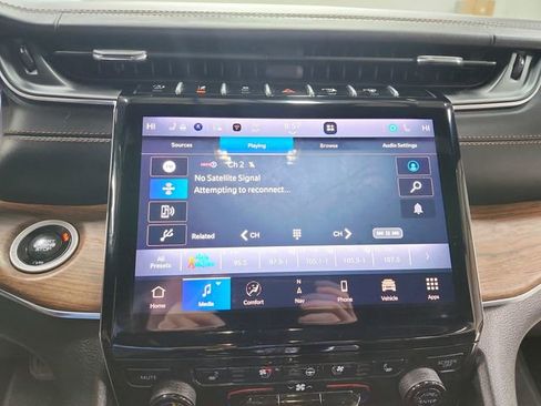 Used 2024 Jeep Grand Cherokee L Summit AWD/4WD image 22