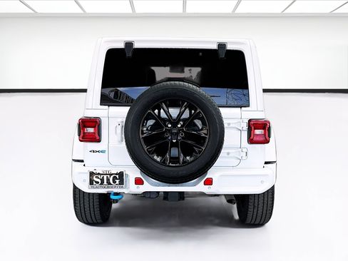 Used 2021 Jeep Wrangler Unlimited Sahara AWD/4WD image 5