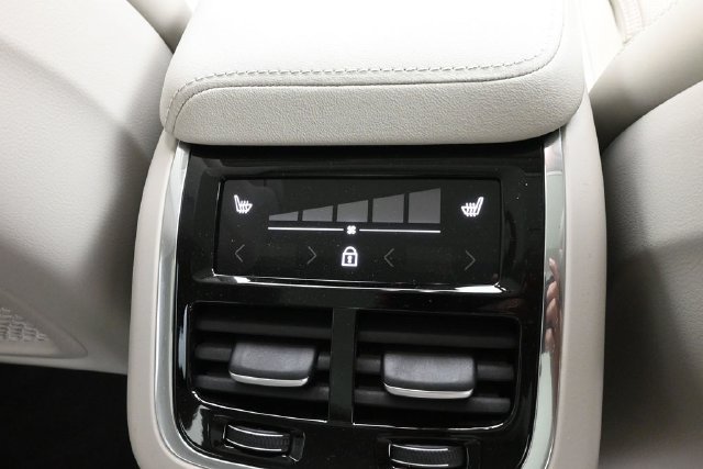 New 2026 Volvo XC60 B5 Ultra w/ Climate Package AWD/4WD image 35