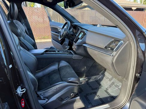 Used 2017 Volvo XC90 T6 R-Design w/ Vision Package image 17