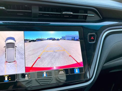 Used 2022 Chevrolet Bolt LT w/ Infotainment Package image 25