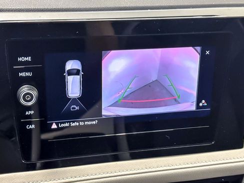 New 2025 Volkswagen Taos S image 18