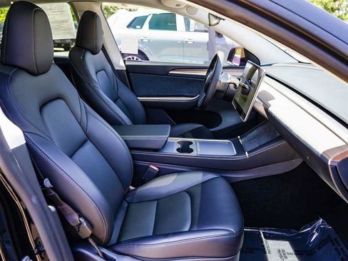 Used 2025 Tesla Model Y Long Range RWD image 15