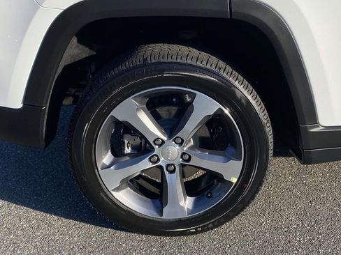 New 2025 Jeep Grand Cherokee Limited w/ Luxury Tech Group II image 9