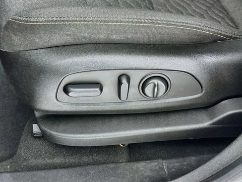 Used 2018 Chevrolet Equinox LT AWD/4WD image 20
