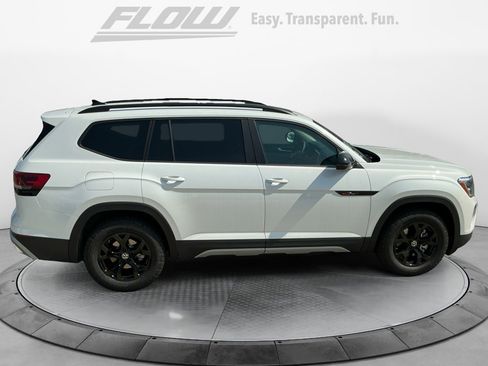New 2026 Volkswagen Atlas Peak Edition image 8