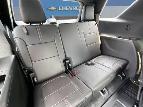 Used 2022 Chevrolet Traverse RS FWD image 26