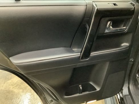 Used 2019 Toyota 4Runner Limited AWD/4WD image 23