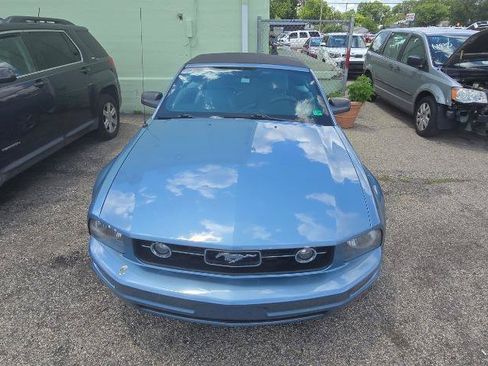 Used 2007 Ford Mustang Convertible RWD image 5