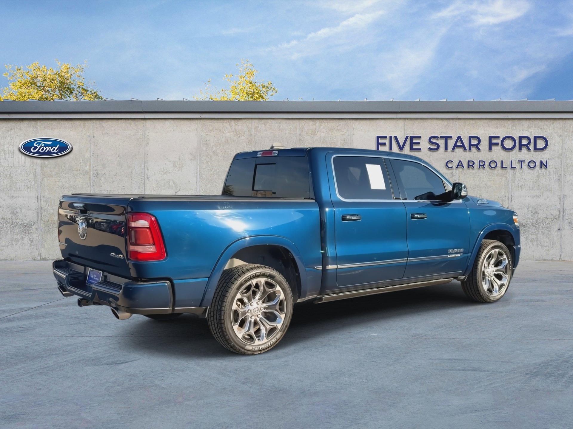 Used 2022 RAM 1500 Limited w/ Body Color Bumper Group AWD/4WD image 8