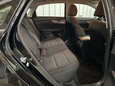 Used 2019 Kia Forte LXS FWD image 10