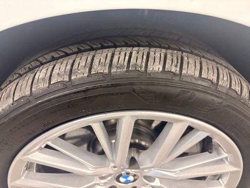 Used 2024 BMW 330i xDrive Sedan w/ Convenience Package image 9
