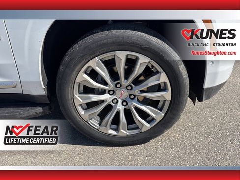 Used 2025 GMC Yukon XL Denali AWD/4WD image 15
