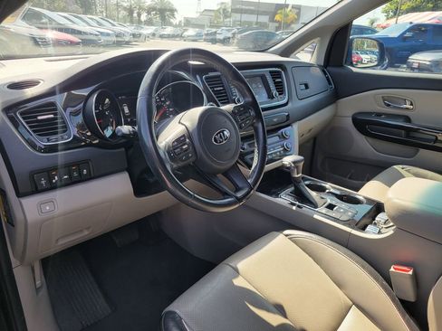 Certified 2021 Kia Sedona EX w/ EX Premium Package FWD image 9