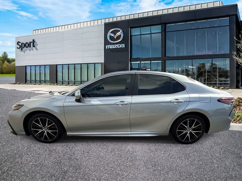 Used 2023 Toyota Camry SE FWD image 7