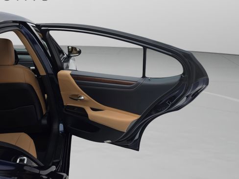 New 2025 Lexus ES 350 w/ Premium Package image 31