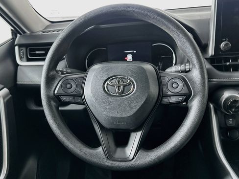 Used 2025 Toyota RAV4 XLE FWD image 18