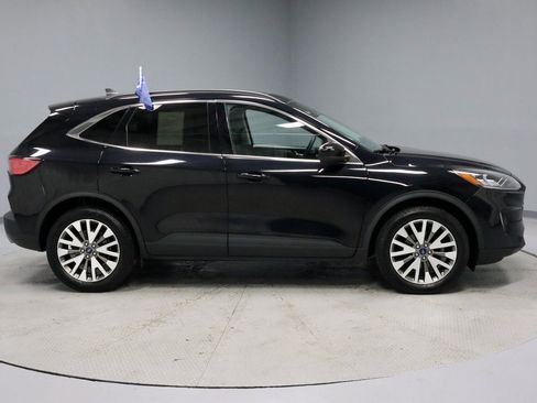 Certified 2022 Ford Escape Titanium w/ Class II Trailer Tow Package image 12