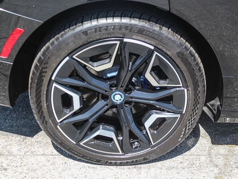 Used 2024 BMW iX xDrive50 w/ Premium Package AWD/4WD image 8