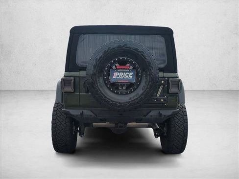 Used 2021 Jeep Wrangler Unlimited Rubicon AWD/4WD image 7
