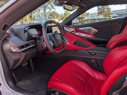 Used 2021 Chevrolet Corvette Stingray image 14