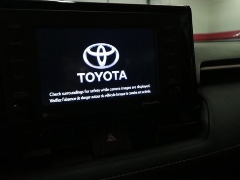 Used 2022 Toyota RAV4 LE FWD image 8