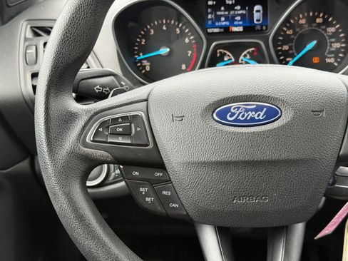 Used 2017 Ford Escape SE FWD image 10