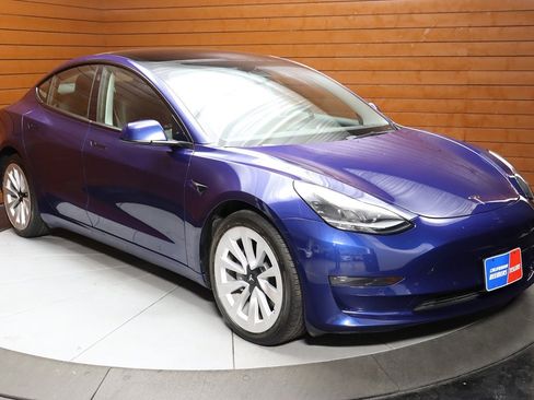 Used 2022 Tesla Model 3 image 61